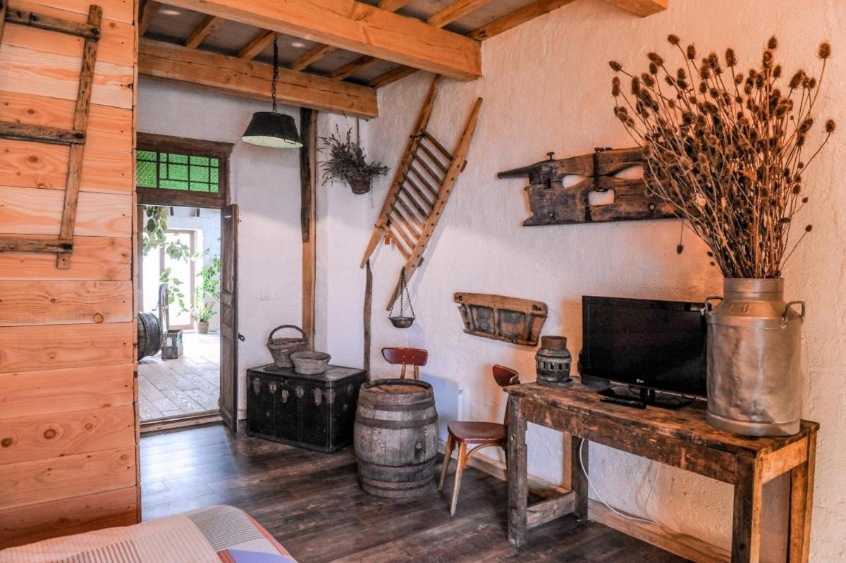 Le Moulin De Chamambard Hotel Saint-Denis-les-Bourg ภายนอก รูปภาพ