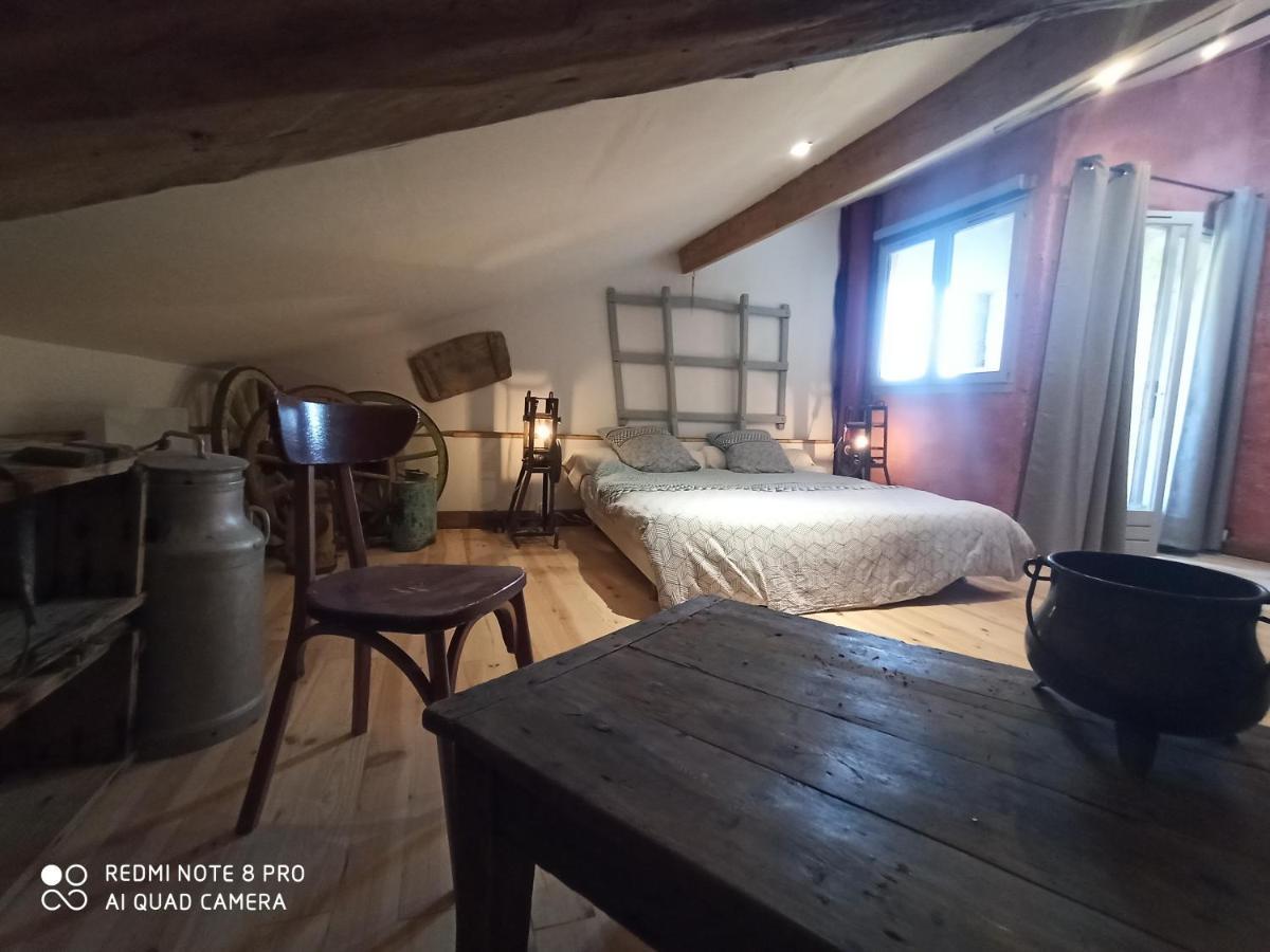 Le Moulin De Chamambard Hotel Saint-Denis-les-Bourg ภายนอก รูปภาพ