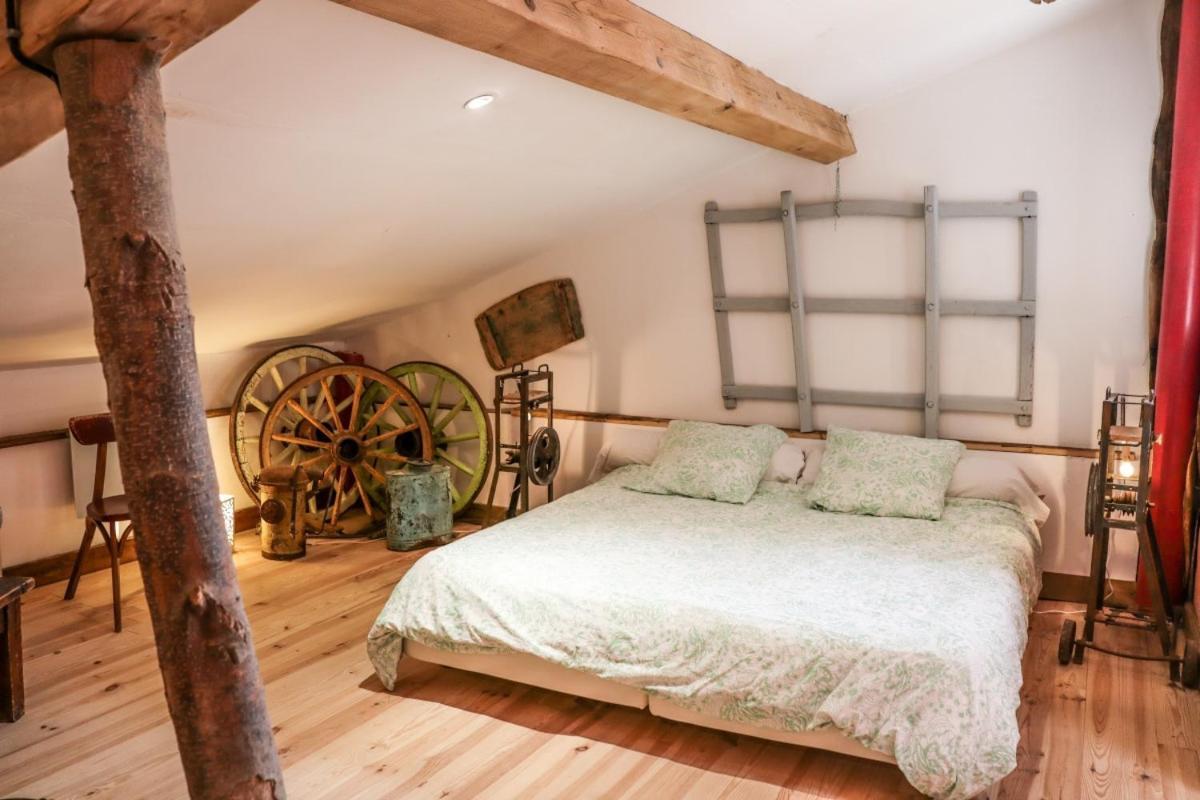 Le Moulin De Chamambard Hotel Saint-Denis-les-Bourg ภายนอก รูปภาพ