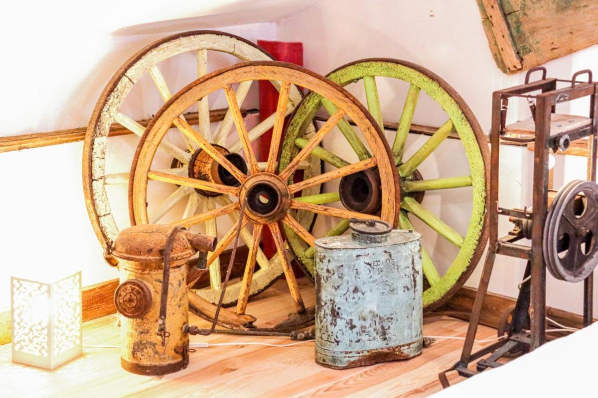 Le Moulin De Chamambard Hotel Saint-Denis-les-Bourg ภายนอก รูปภาพ